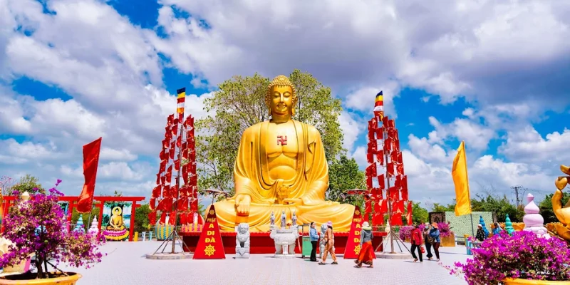 Gợi ý 18 địa điểm tham quan khi đến Sóc Trăng - Chùa Quan Âm Linh Ứng (Chùa Phật học 2)