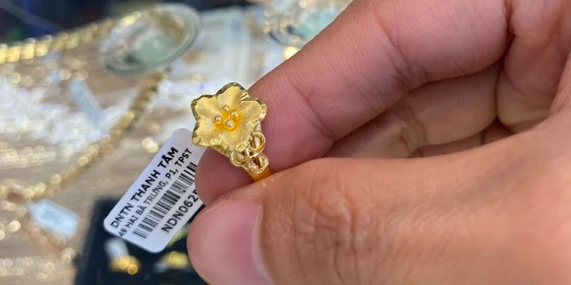Sản phẩm và giá của tiệm vàng Thanh Tâm, hôm nay.